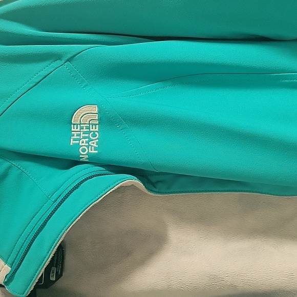 North face jacket - Picture 2 of 5